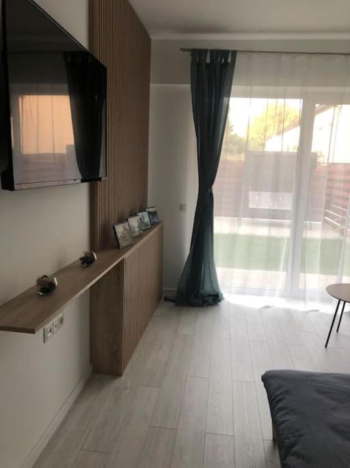 Apartment Cu Gradina Proprie *
